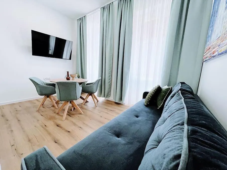 דירות PUY New Design Studio Kingsize Bed